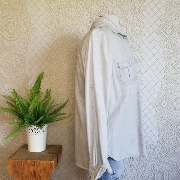 AE Chambray Boyfriend Shirt - Picture 4 of 11